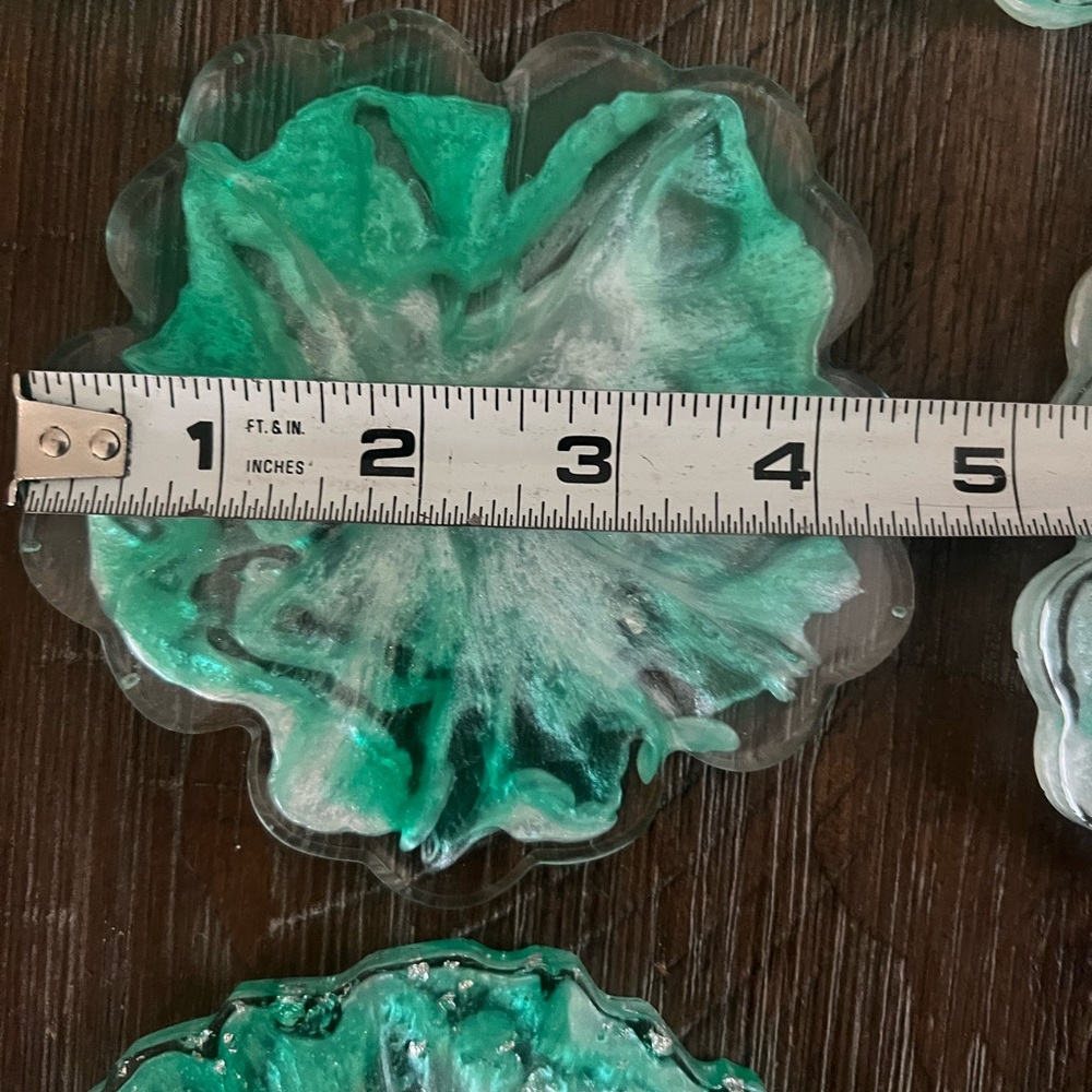 Flower shaped Resin Coasters - Picture 3 of 6